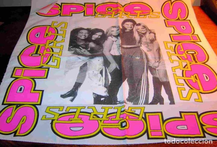 M&uacute;sica de colecci&oacute;n: Pa&ntilde;uelo de las Spice Girls de los a&ntilde;os 90, nuevo sin estrenar. Mide 48 x 48 cm.