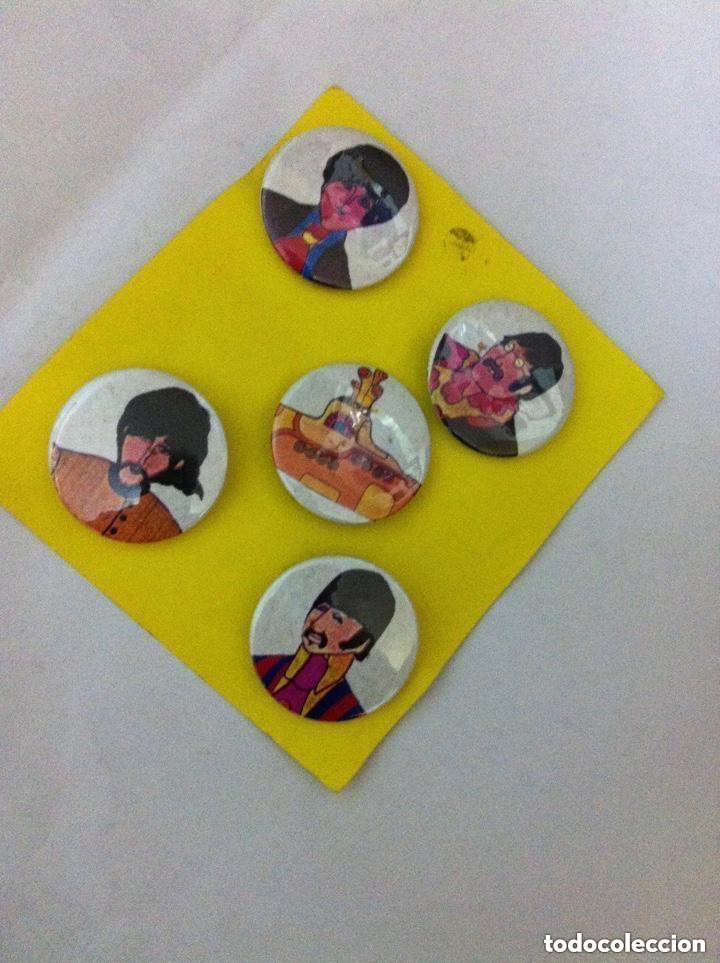 M&uacute;sica de colecci&oacute;n: beatles -lote de 5 chapas antiguas- 3,5 cm