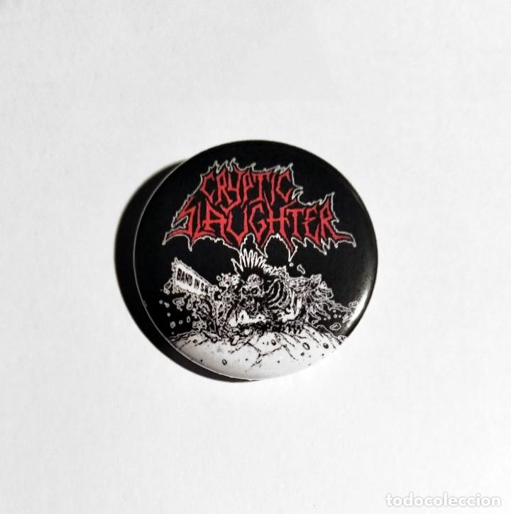 M&uacute;sica de colecci&oacute;n: CRYPTIC SLAUGHTER - BAND IN S.M. CHAPA 31MM (CON IMPERDIBLE) - HARDCORE THRASH METAL