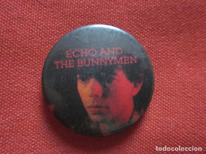 Collectible Music: CHAPA 25 mm ORIGINAL INGLESA A&Ntilde;OS 80'S - ECHO AND THE BUNNYMEN