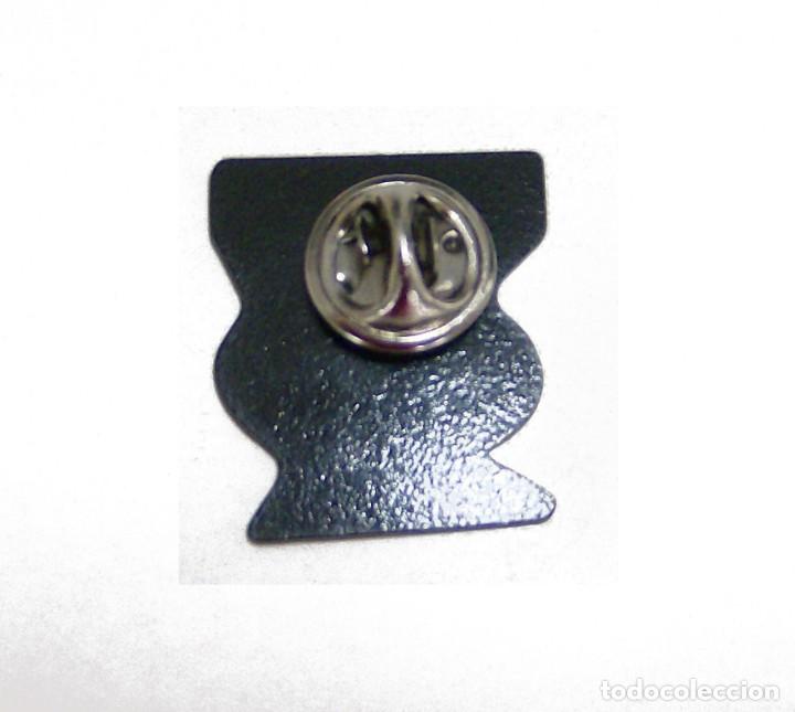 M&uacute;sica de colecci&oacute;n: PIN HEROES DEL SILENCIO - Foto 2