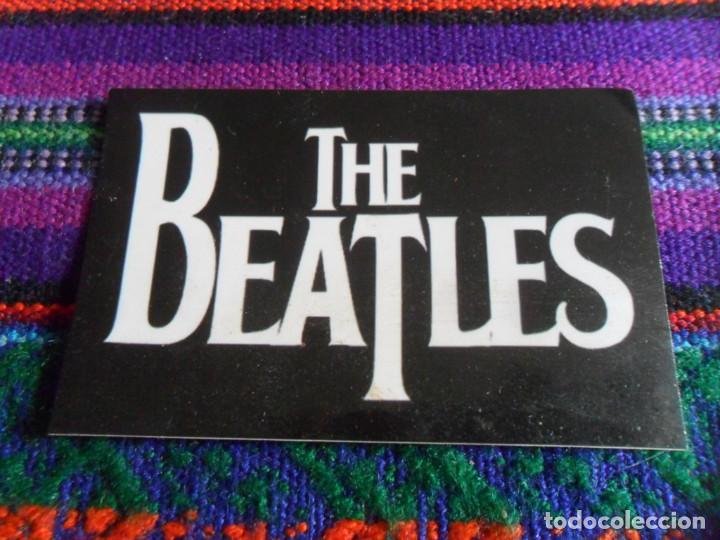 M&uacute;sica de colecci&oacute;n: THE BEATLES PEGATINA ADHESIVO. 7X4,5 CMS. RARA.
