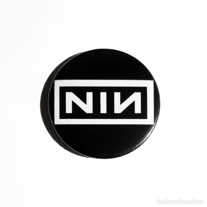 Collectible Music: NINE INCH NAILS - LOGO CHAPA 59mm (CON IMPERDIBLE) - ROCK INDUSTRIAL