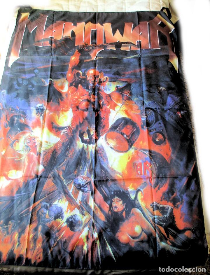 Musique de collection: Bandera Grande del Grupo Musical MANOWAR - Mide 1,36 x 0,94
