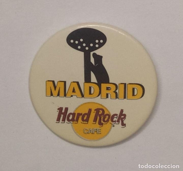 M&uacute;sica de colecci&oacute;n: ## Hard Rock Madrid - Chapa con imperdible # - Foto 1