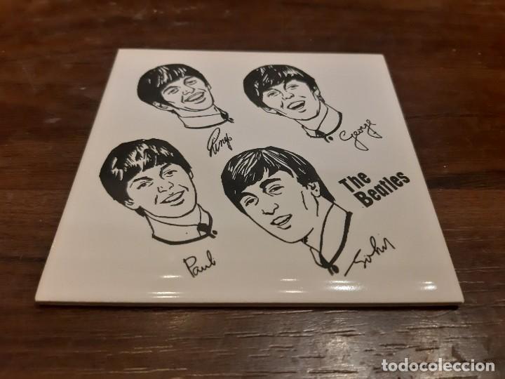 M&uacute;sica de colecci&oacute;n: THE BEATLES BALDOSA SOUVENIR ENGLAND A&Ntilde;OS 60 / MEMORABILIA (GBM)