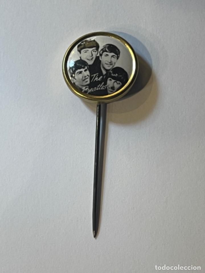 M&uacute;sica de colecci&oacute;n: THE BEATLES / PIN AGUJA U.S.A A&Ntilde;OS 60 MED.: 5,5 CMS. (GBM)