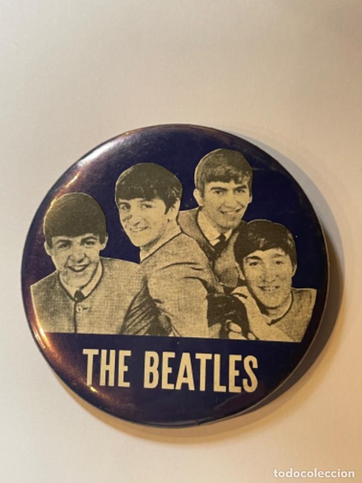 M&uacute;sica de colecci&oacute;n: THE BEATLES / CHAPA AGUJA U.S.A A&Ntilde;OS 60 MED.: 7,5 CMS. (GBM)