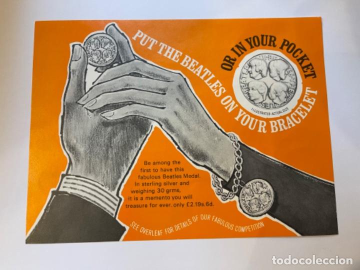 M&uacute;sica de colecci&oacute;n: THE BEATLES / PUBLICIDAD PULSERA CON MEDALLA CARAS BEATLES UK A&Ntilde;O 1965-1966 (GBM)