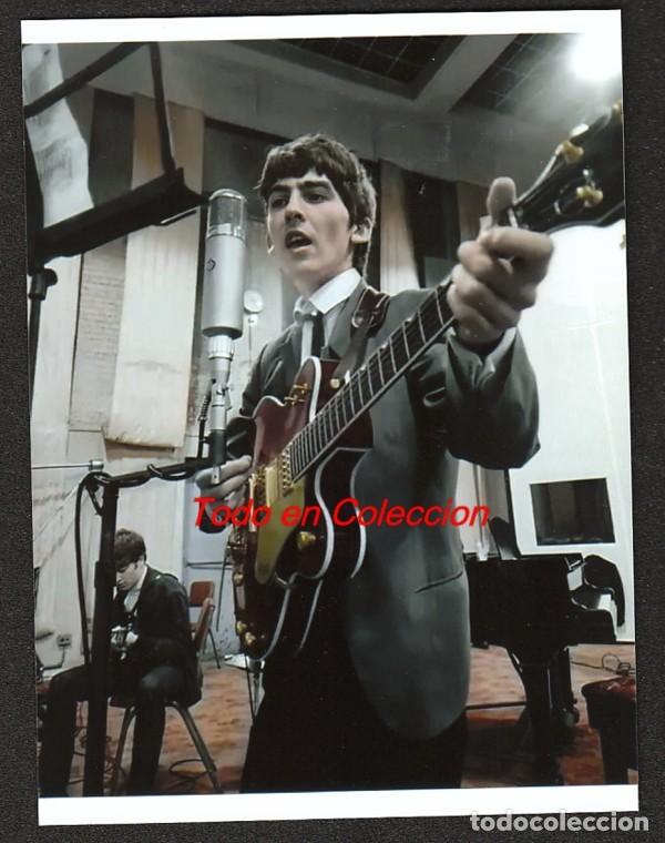 M&uacute;sica de cole&ccedil;&atilde;o: THE BEATLES: GEORGE HARRISON EN ESTUDIO DE ABBEY ROAD-REPRO FOTO COLOR -EXCELENTE DEFINICION