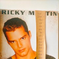 Música de colección: RECORTE 19X19 CM CLIPPING GRUPO MUSICAL / CANTANTE ---- RICKY MARTIN. Lote 377413459