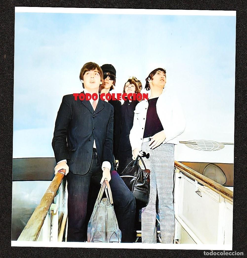 M&uacute;sica de colecci&oacute;n: THE BEATLES: LLEGADA A LONDRES 4 /7/65 REPRO FOTO,DESDE BARCELONA-1era FOTO ESCALERILLA