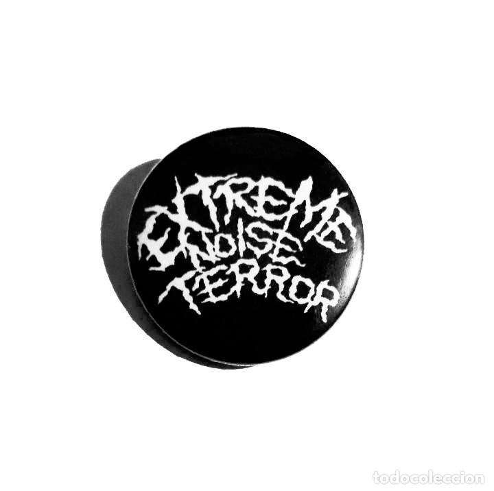 Collectible Music: EXTREME NOISE TERROR - LOGO CHAPA 31MM (CON IMPERDIBLE) - CRUST PUNK GRINDCORE