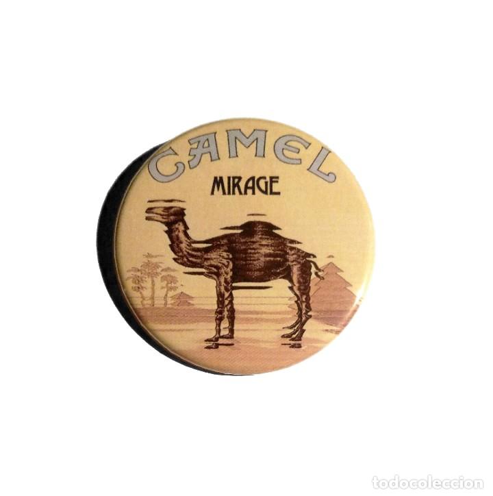 M&uacute;sica de colecci&oacute;n: CAMEL - MIRAGE CHAPA 59MM (CON IMPERDIBLE) - ROCK PROGRESIVO