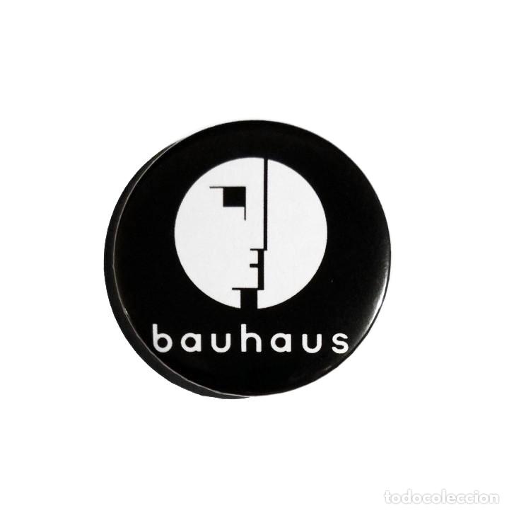 Collectible Music: BAUHAUS - LOGO IM&Aacute;N NEVERA 59MM - ROCK G&Oacute;TICO POST-PUNK