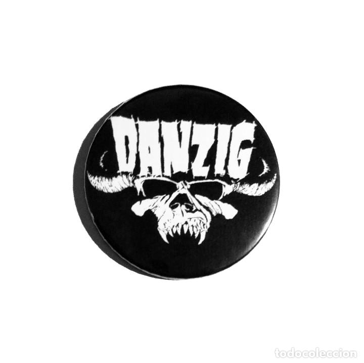 Musique de collection: DANZIG - LOGO ABREBOTELLAS 59mm (CON IM&Aacute;N PARA PONER EN LA NEVERA) - HEAVY METAL HARD ROCK