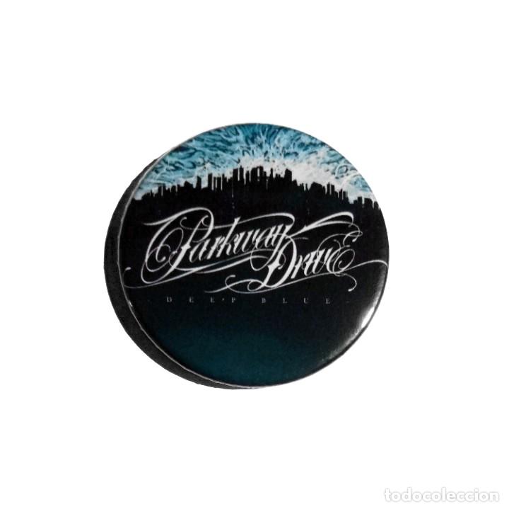 Collectible Music: PARKWAY DRIVE - DEEP BLUE ABREBOTELLAS 59mm (CON IM&Aacute;N PARA PONER EN LA NEVERA) - METALCORE