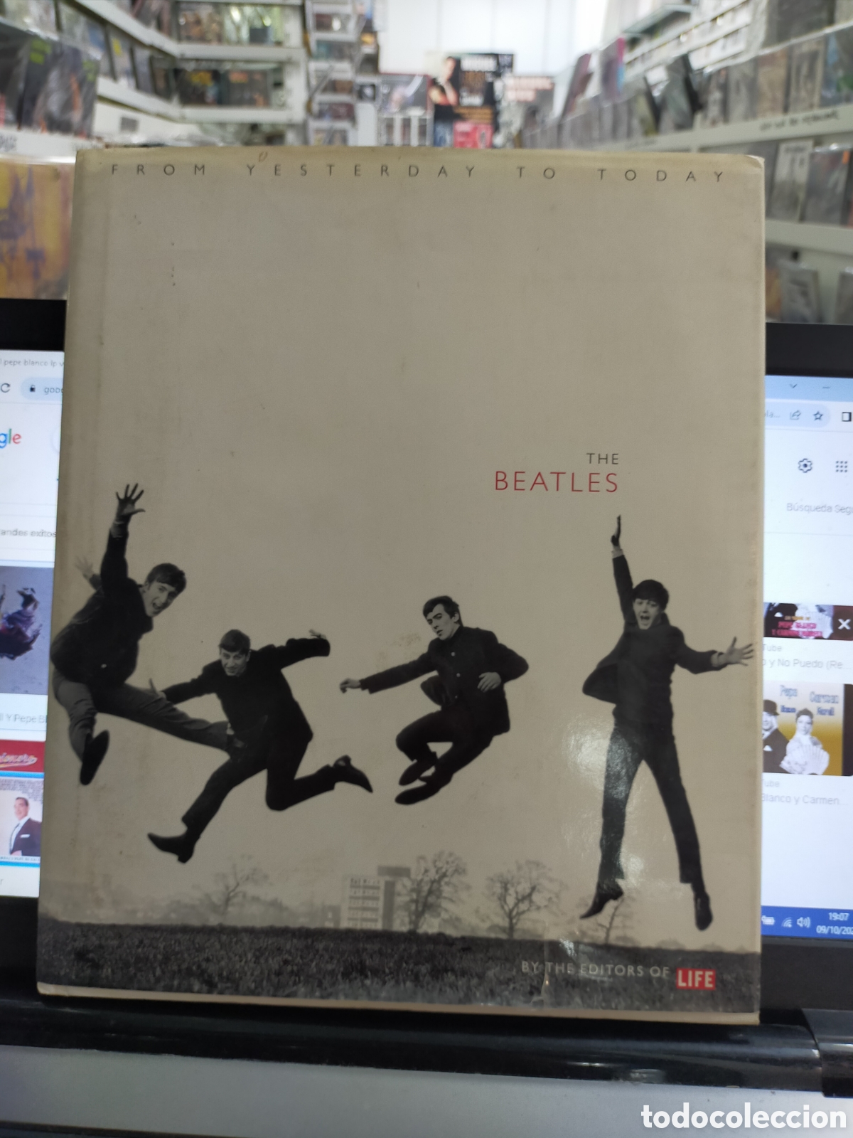 M&uacute;sica de colecci&oacute;n: The beatles libro from yesterday to today