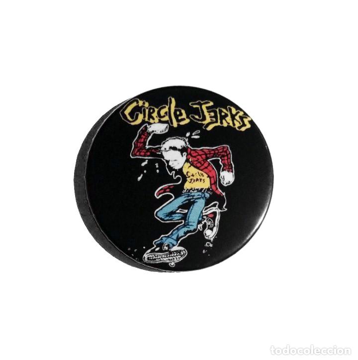 M&uacute;sica de colecci&oacute;n: CIRCLE JERKS - LOGO IM&Aacute;N NEVERA 59MM - PUNK HARDCORE - Foto 1