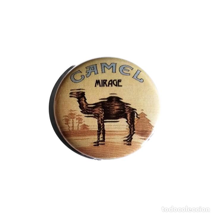 M&uacute;sica de colecci&oacute;n: CAMEL - MIRAGE CHAPA 31MM (CON IMPERDIBLE) - ROCK PROGRESIVO - Foto 1