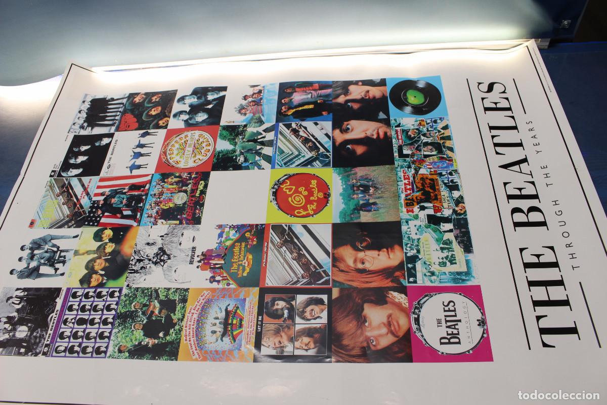 M&uacute;sica de colecci&oacute;n: Gran poster a color &ldquo;The Beatles through the years&rdquo;.
