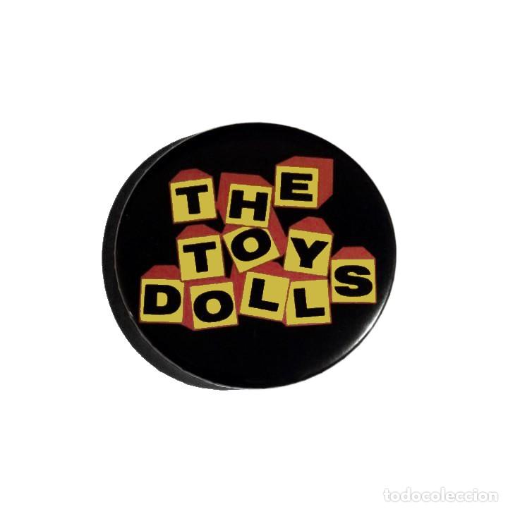 M&uacute;sica de colecci&oacute;n: TOY DOLLS - LOGO CHAPA 59mm (CON IMPERDIBLE) - PUNK ROCK
