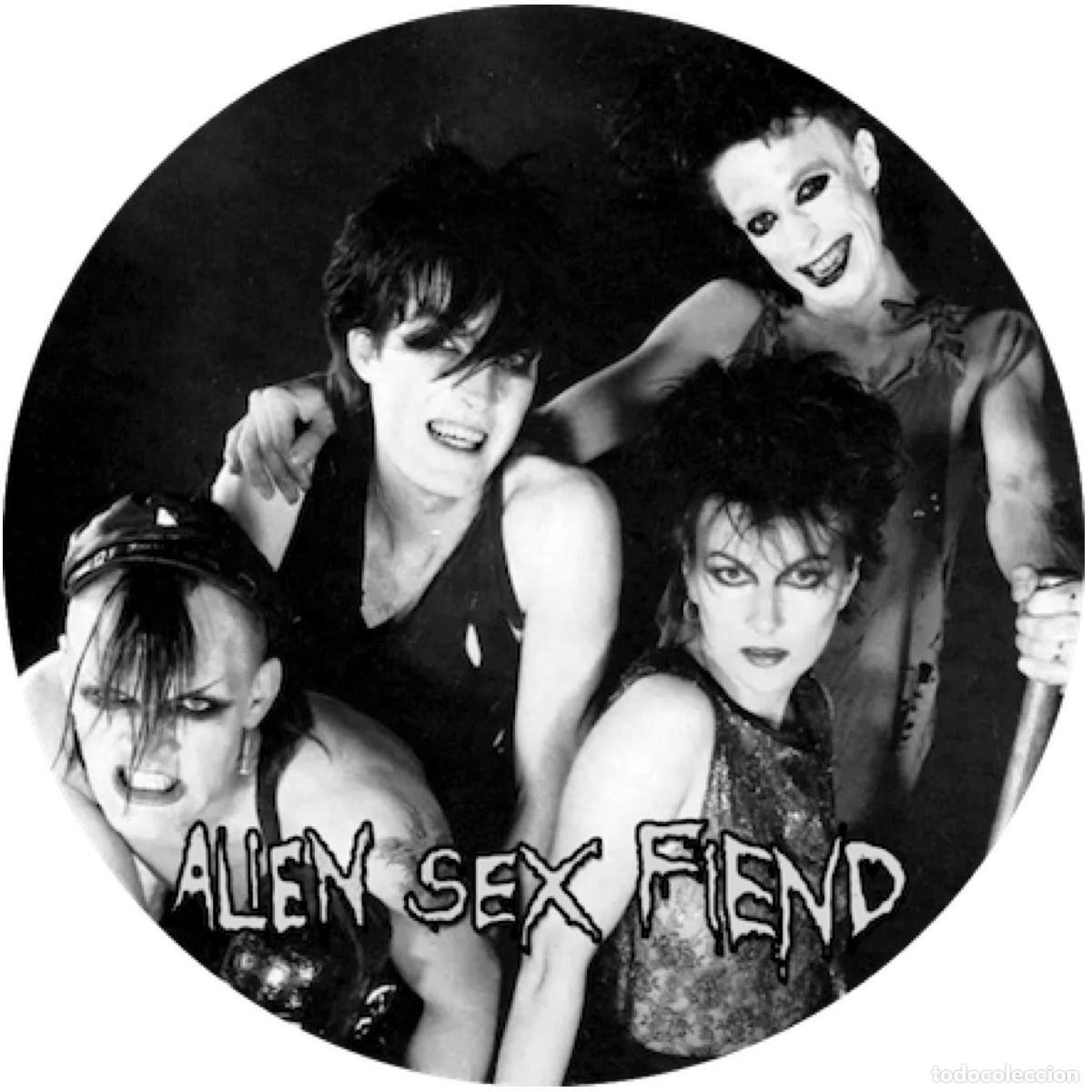 chapa/badge alien sex fiend . pin button gothic - Buy Other antique music  items on todocoleccion