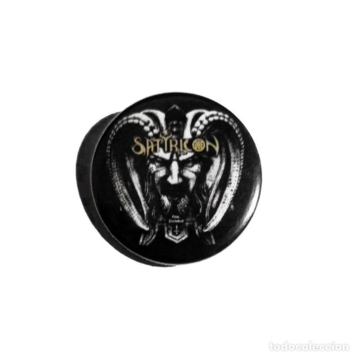 Collectible Music: SATYRICON - NOW, DIABOLICAL CHAPA 31mm (CON IMPERDIBLE) - BLACK METAL