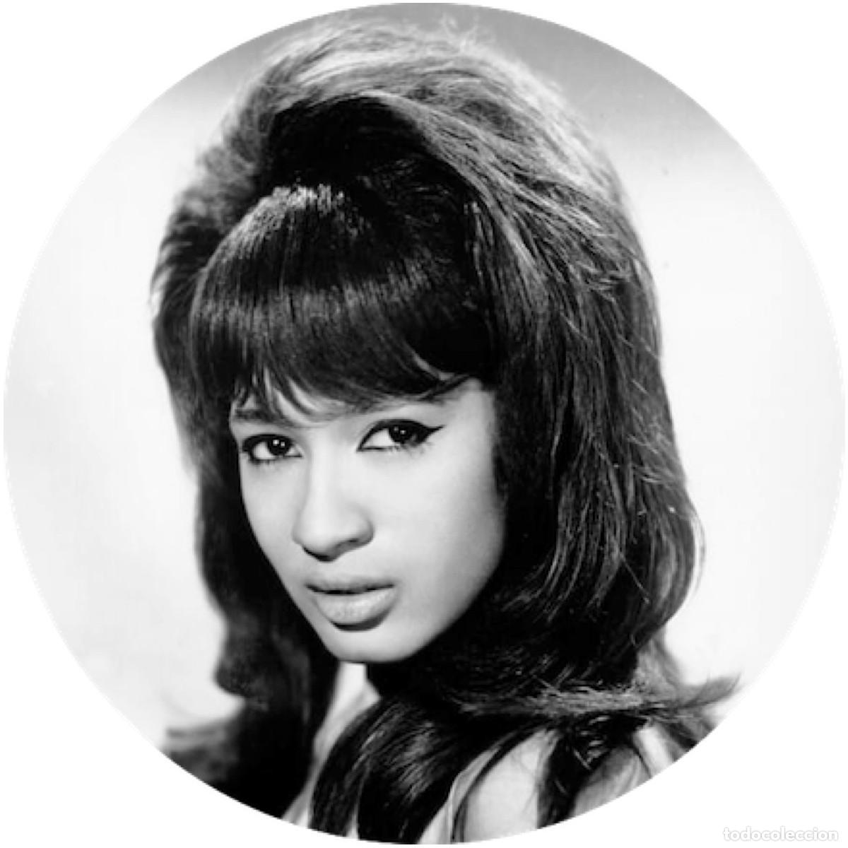 Musica di collezione: Chapa/Badge Ronnie Spector . pin button soul rhythm and blues ronettes