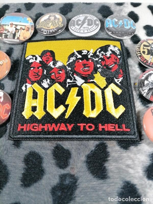 M&uacute;sica de colecci&oacute;n: Parche Bordado y 9 chapas de ACDC - Foto 2