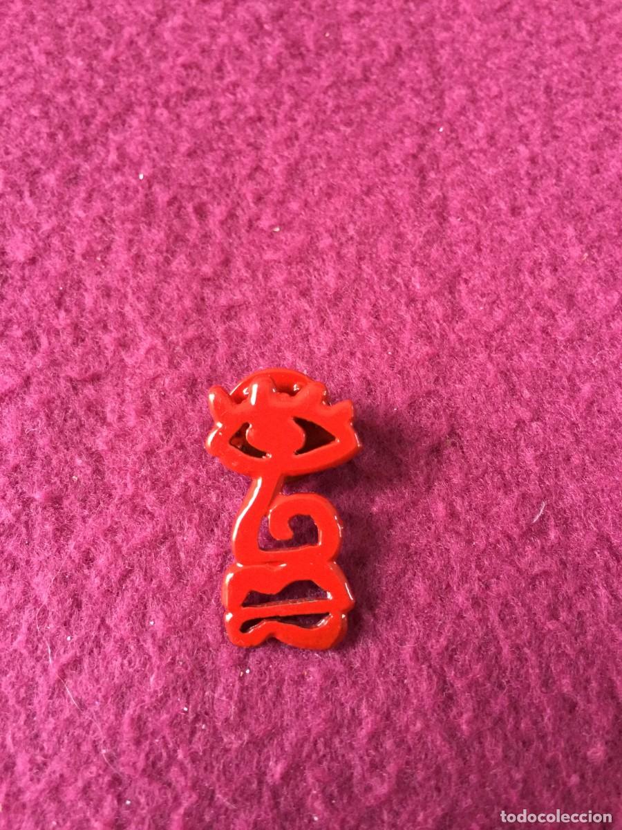 M&uacute;sica de colecci&oacute;n: PIN ROJO DE LA DISCOTECA THE FACE ( PINEDO - VALENCIA ) - RUTA BAKALAO A&Ntilde;OS 90 - DESTROY