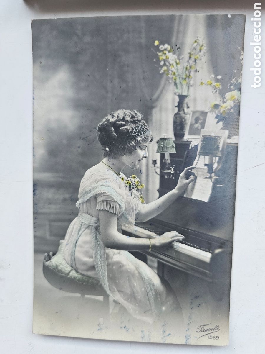 Musica di collezione: Postal de chica tocando el piano Fauvette 1569 Jos&eacute; Comas Font cirujano Clot Cass&agrave; Selva 1913