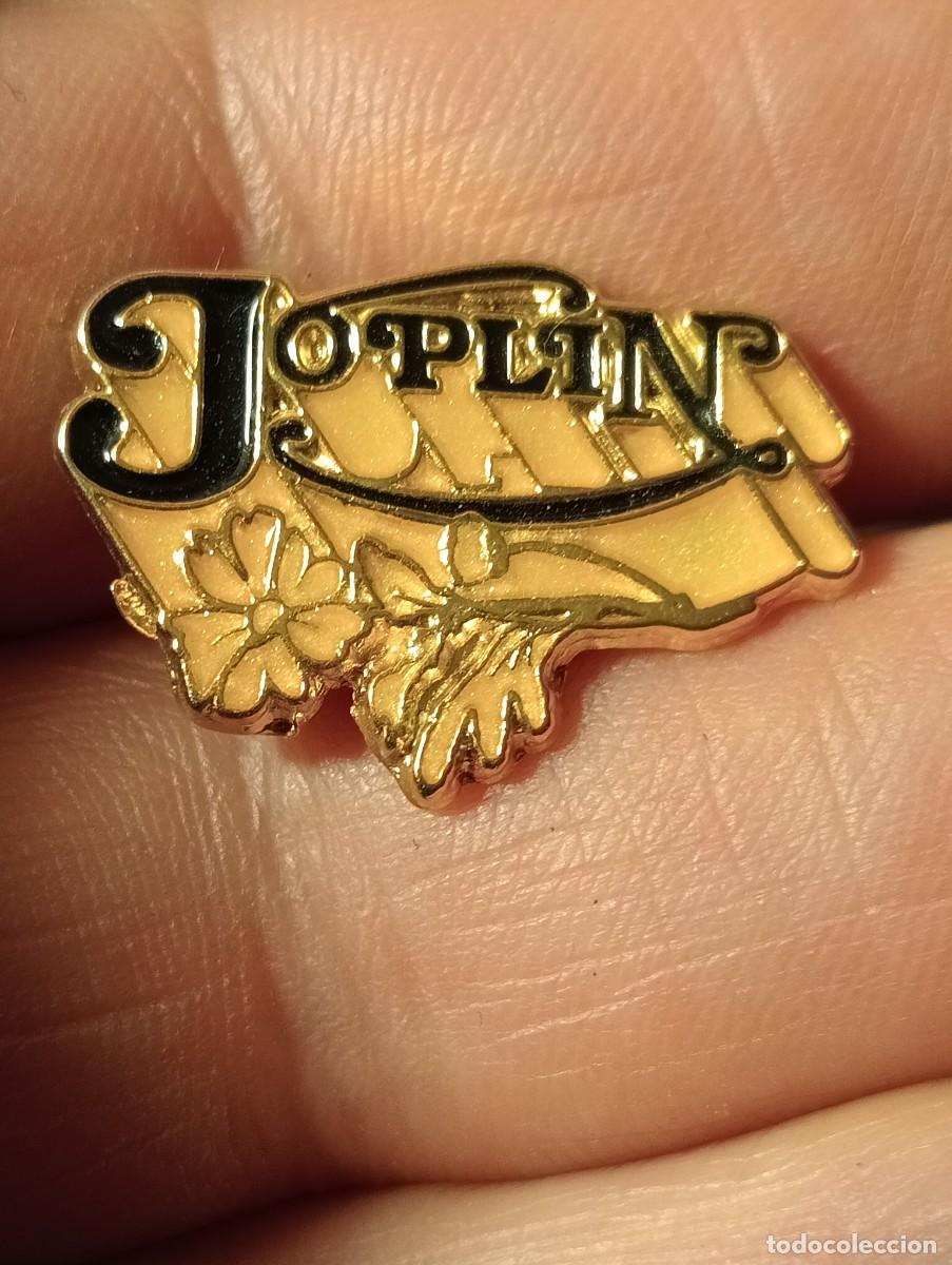 M&uacute;sica de colecci&oacute;n: PINS CANTANTE ROCK BLUES JANIS JOPLIN ICONO HIPPIE USA , MUSICAL