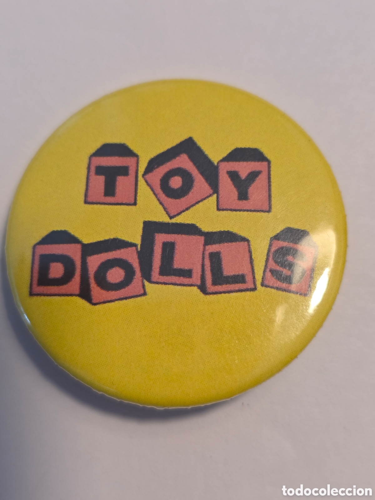 M&uacute;sica de colecci&oacute;n: CHAPA BANDA TOY DOLLS 38mm
