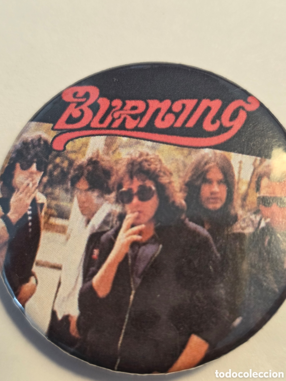 M&uacute;sica de colecci&oacute;n: CHAPA BANDA BURNING 38mm