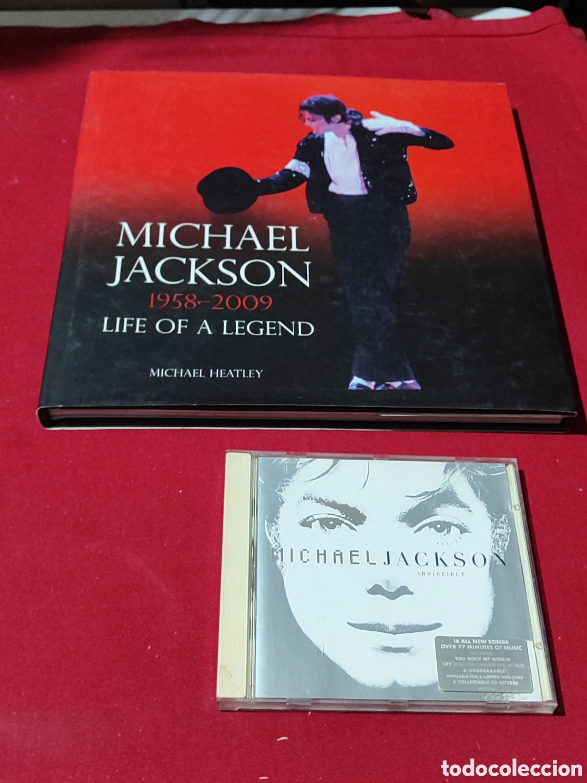 M&uacute;sica de colecci&oacute;n: Libro Life of a Legend y CD Invincible Michael Jackson