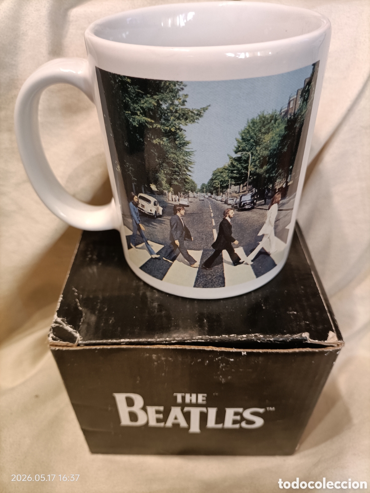 M&uacute;sica de colecci&oacute;n: Taza con dise&ntilde;o de la ic&oacute;nica banda The Beatles, inspirada en su &aacute;lbum ABBEY ROAD