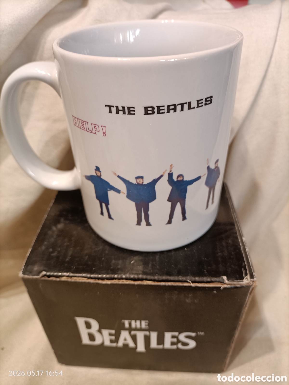Musica di collezione: Taza con dise&ntilde;o de la ic&oacute;nica banda The Beatles, inspirada en su &aacute;lbum HELP