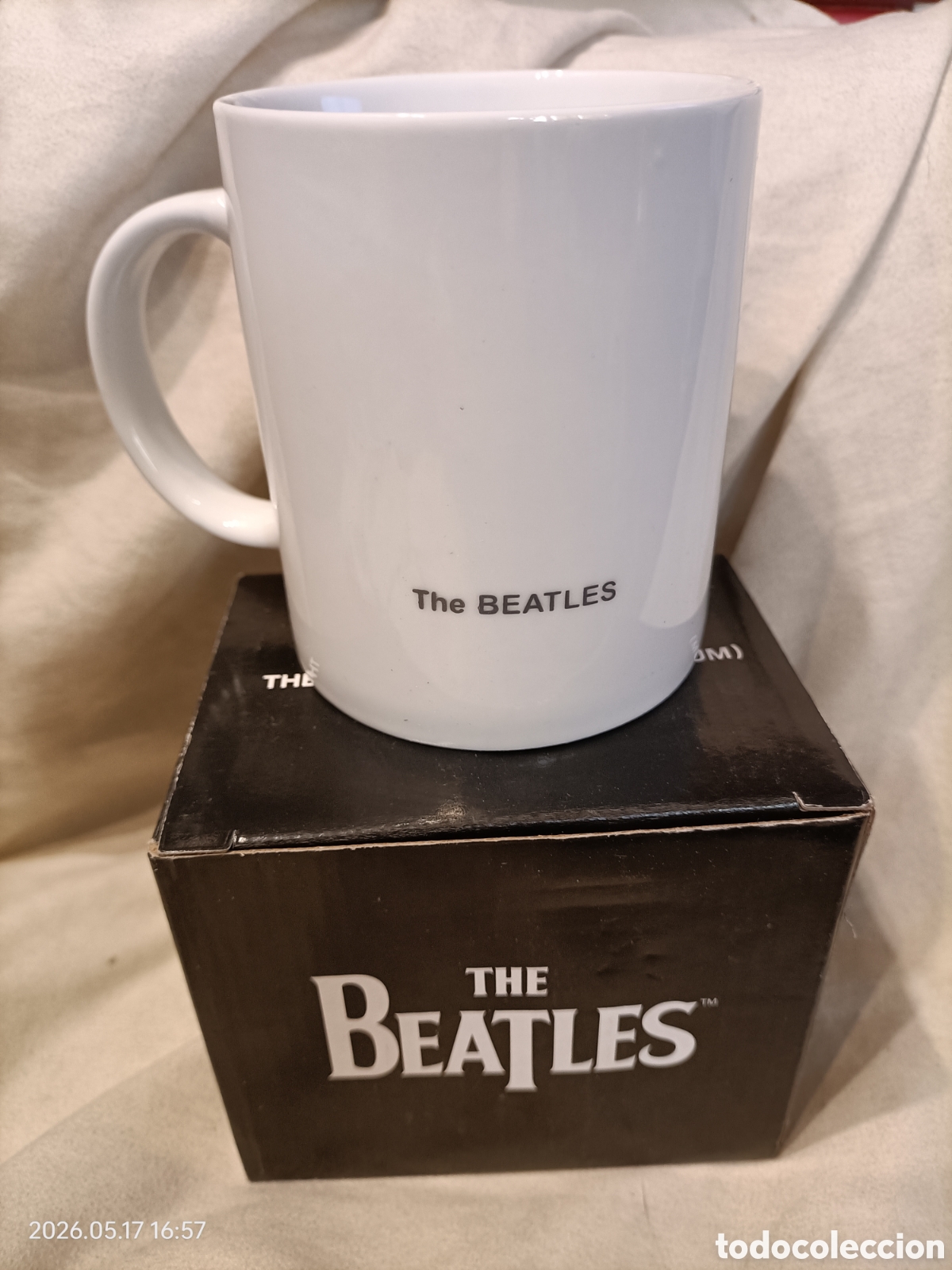 M&uacute;sica de colecci&oacute;n: Taza con dise&ntilde;o de la ic&oacute;nica banda The Beatles, inspirada en su &aacute;lbum The White Album