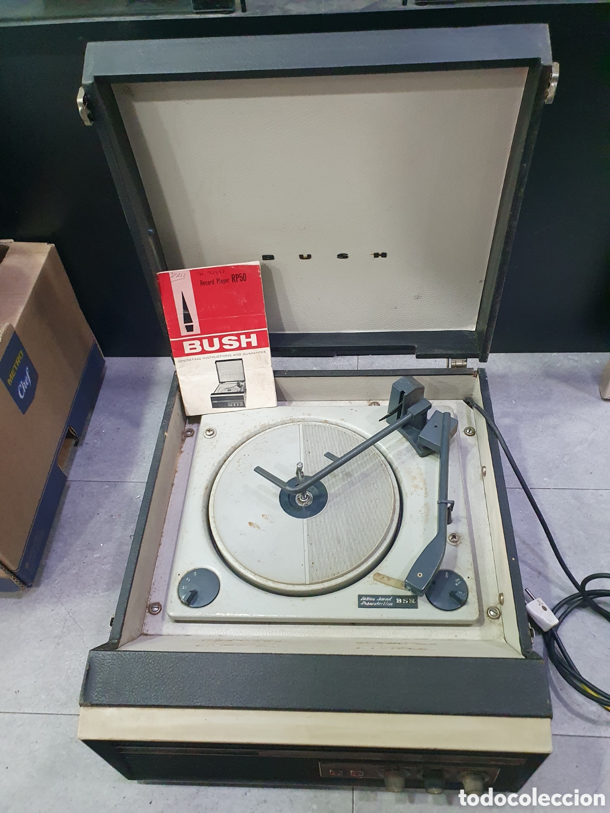 M&uacute;sica de colecci&oacute;n: Tocadiscos port&aacute;til Bush BSR. (L42)