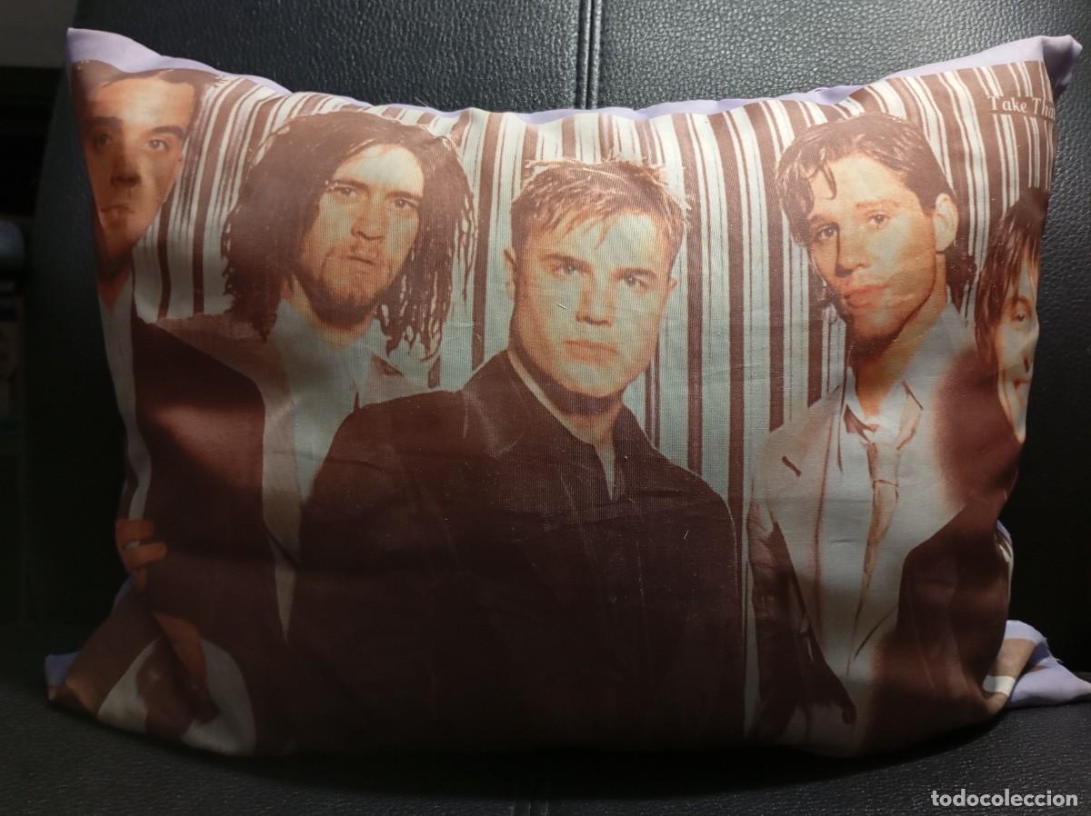 M&uacute;sica de colecci&oacute;n: TAKE THAT - COJIN - BACK FOR GOOD - CUSHION - ROBBIE WILLIAMS - GARY BARLOW - MARK OWEN