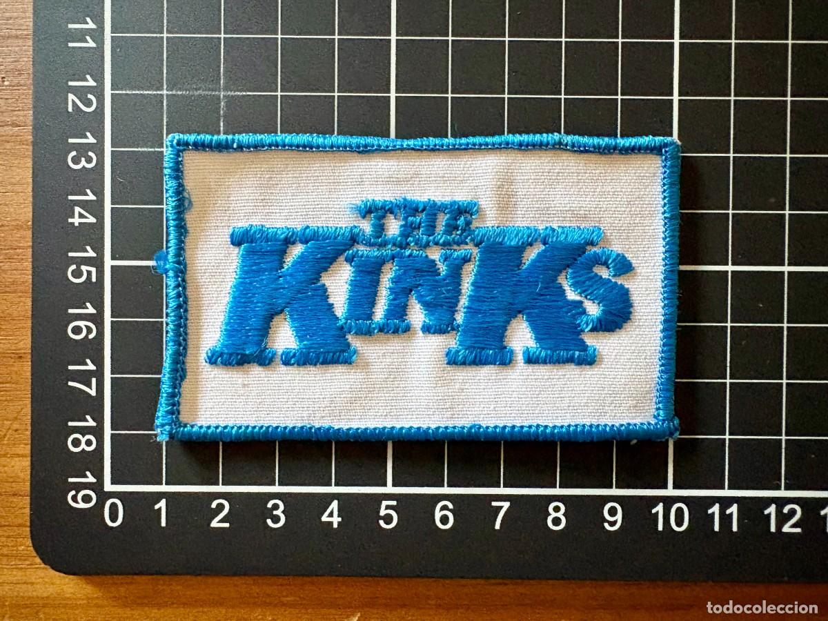 M&uacute;sica de colecci&oacute;n: ANTIGUO PARCHE BORDADO ROPA A&Ntilde;OS OCHENTA THE KINKS COSER, MANCHA PARTE TRASERA, NO SE VE NI SE VERA
