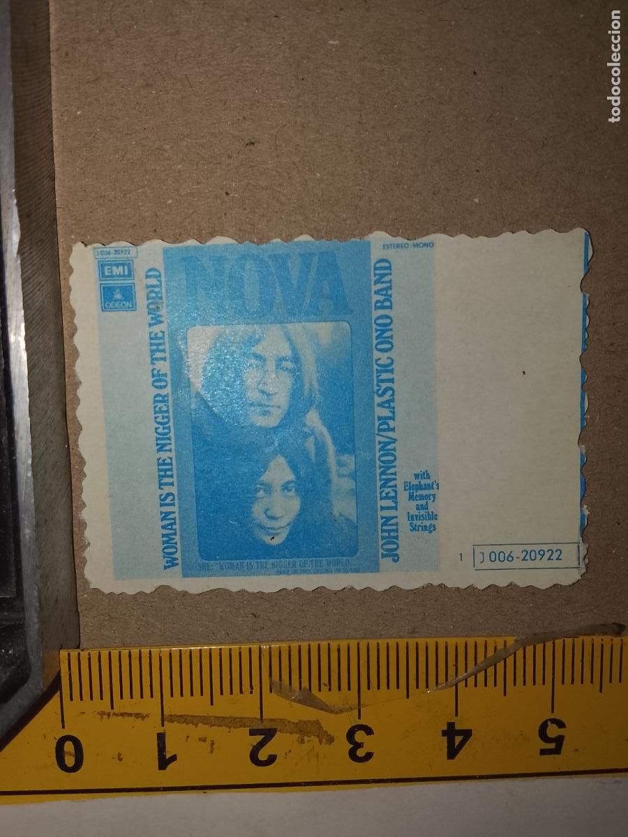 M&uacute;sica de cole&ccedil;&atilde;o: musica - CROMOS o similar DE PAPEL ANTIGUO troquelado CANTANTES - THE BEATLES JOHN LENNON