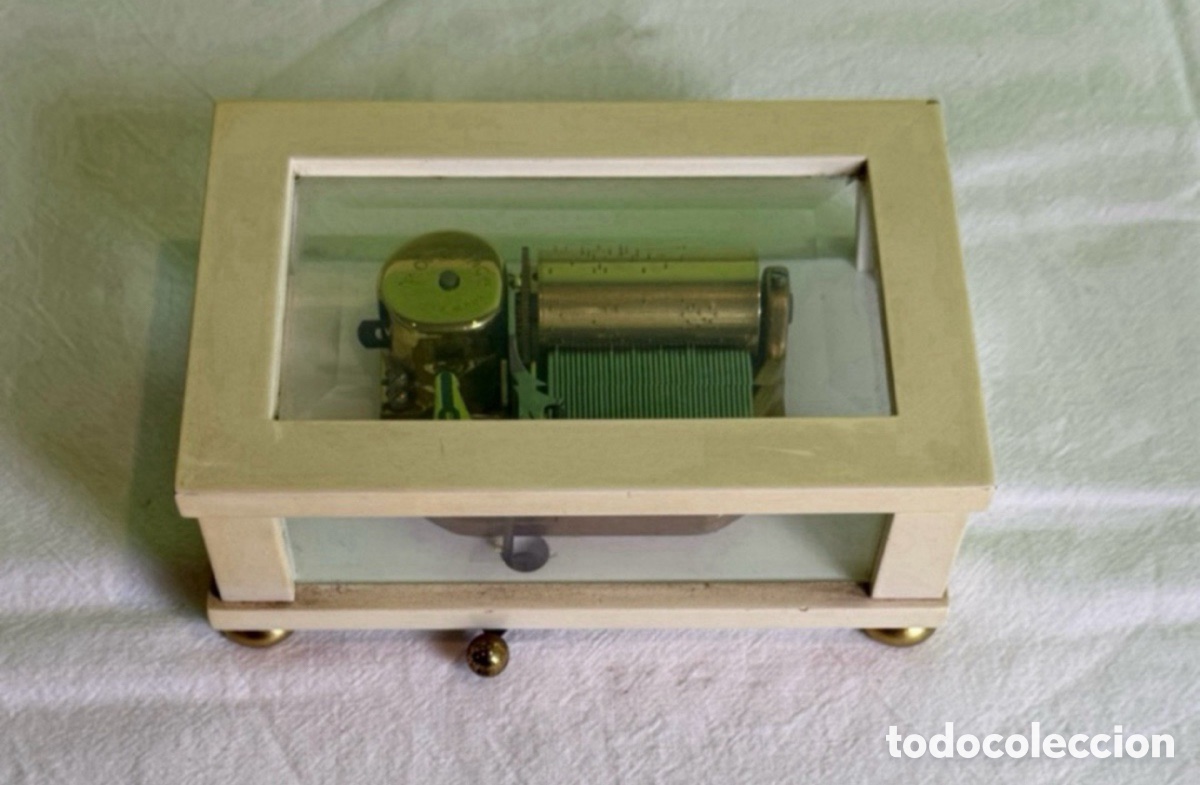 M&uacute;sica de colecci&oacute;n: caja de m&uacute;sica suiza vintage Reuge modelo 1692 en excelente estado y funcionamiento.