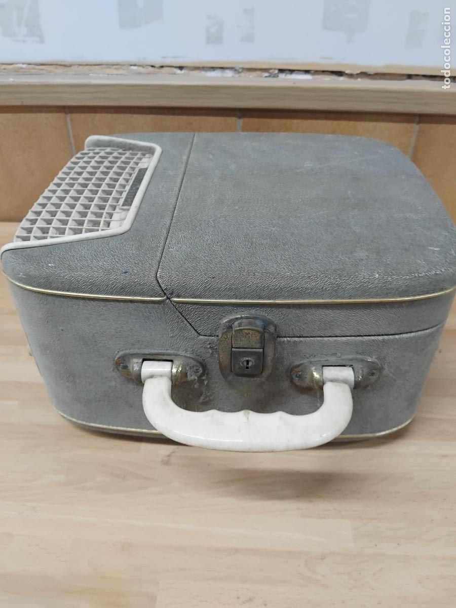 M&uacute;sica de colecci&oacute;n: TOCADISCOS CAMPING A PILAS. A&Ntilde;OS 50. - Foto 2