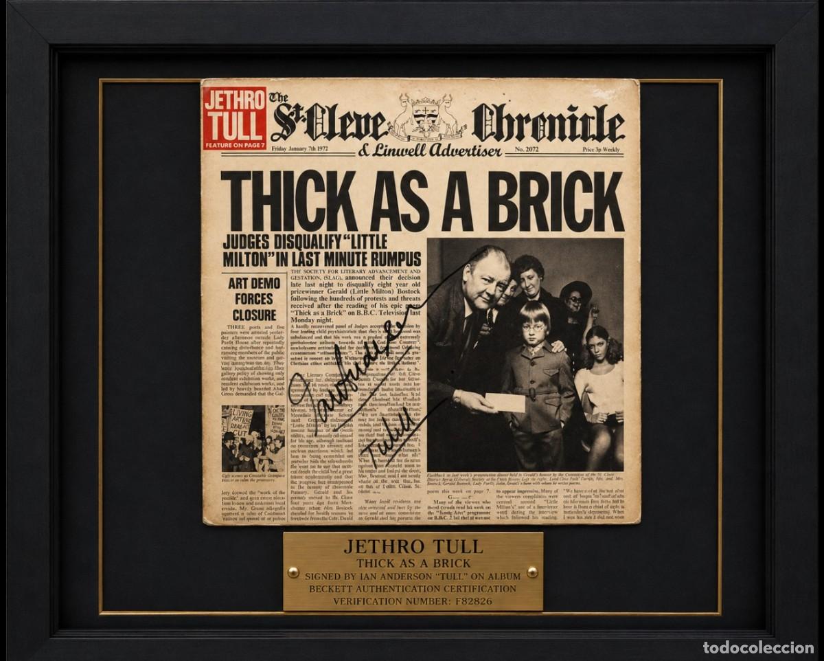 M&uacute;sica de colecci&oacute;n: JETHRO TULL &ndash; &ldquo;THICK AS A BRICK&rdquo; &ndash; SIGNED BY IAN ANDERSON | BECKETT/BAS F82826 | FRAMED