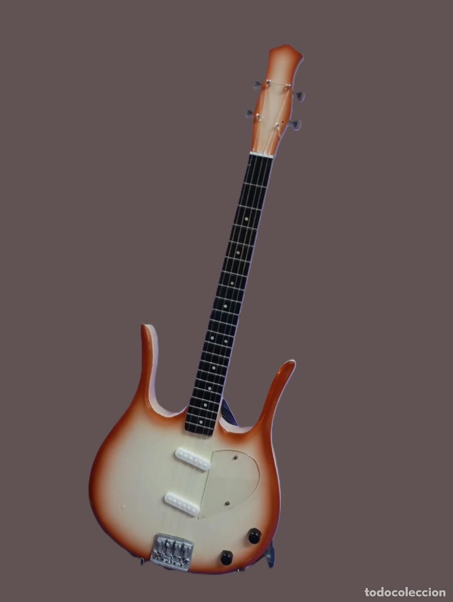 M&uacute;sica de colecci&oacute;n: Danelectro Longhorn Bass