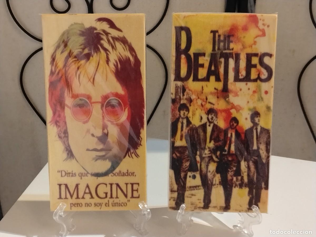 M&uacute;sica de cole&ccedil;&atilde;o: PAREJA DE 2 CARTELES EN MADERA (THE BEATLES Y JOHN LENNON)