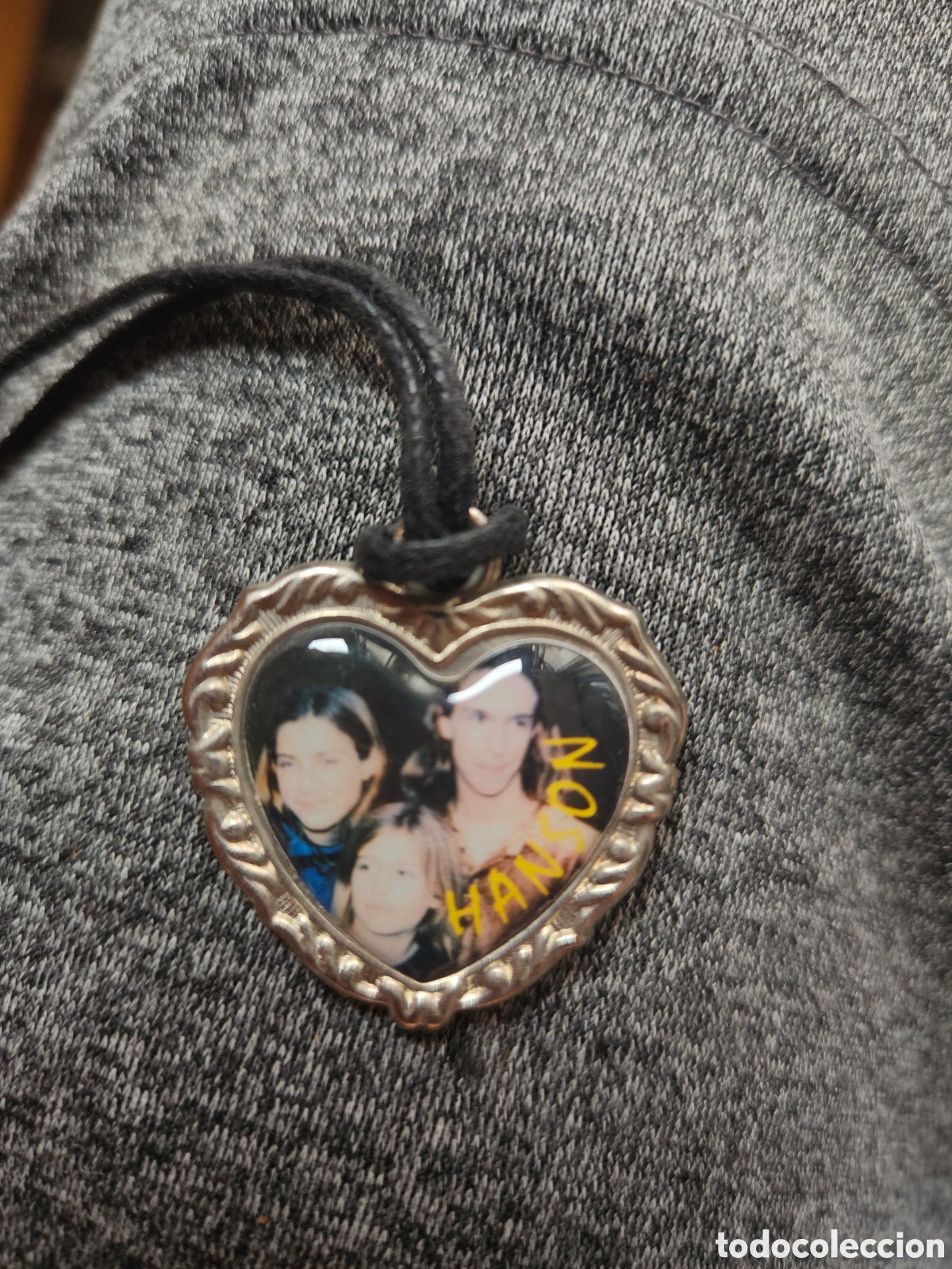 M&uacute;sica de colecci&oacute;n: Colgante Coraz&oacute;n Vintage Hanson 1997 - Merchandising Oficial Grupo M&uacute;sica A&ntilde;os 90