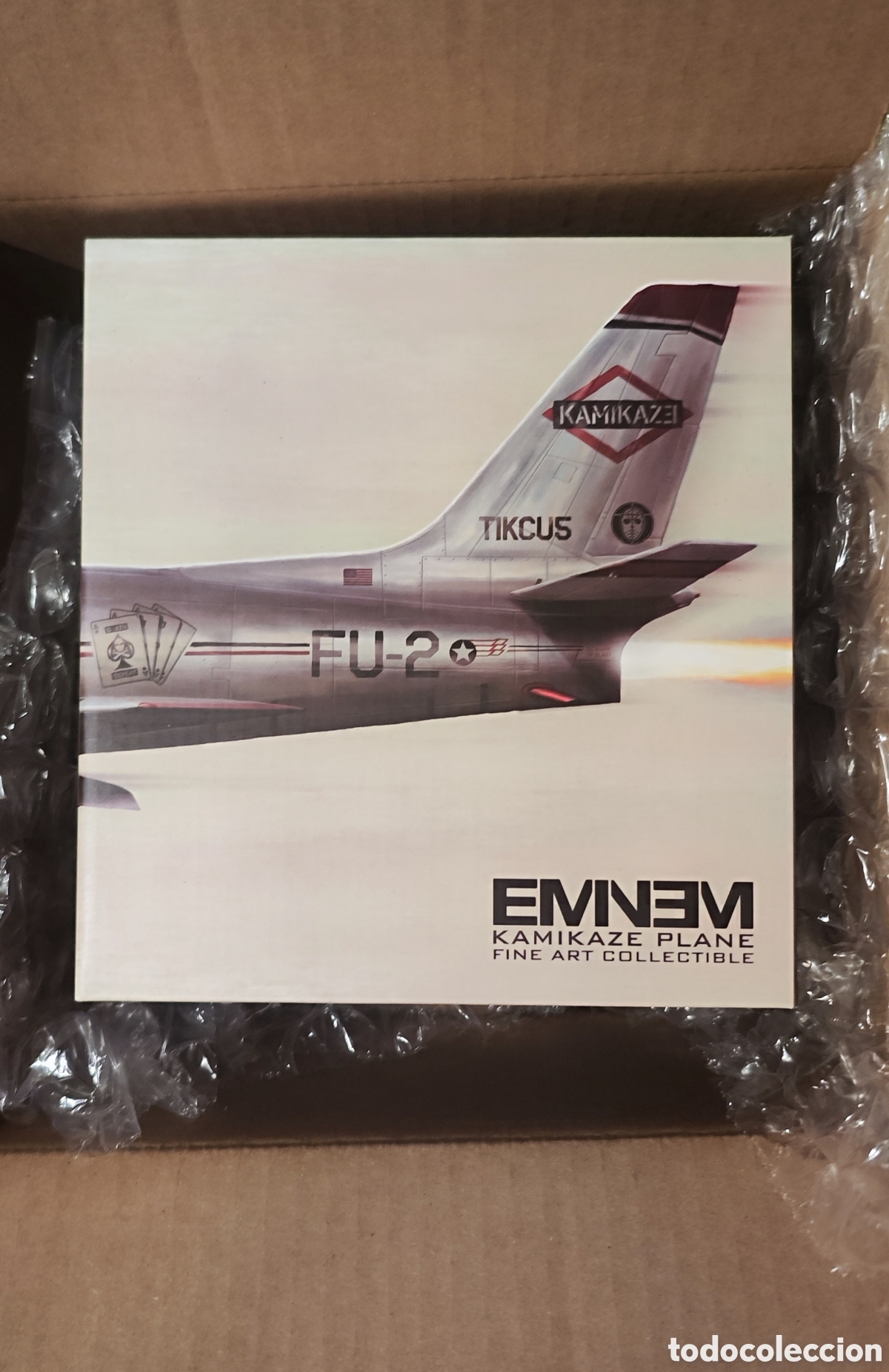 M&uacute;sica de colecci&oacute;n: Eminem Limited edition collector&rsquo;s item for the 5th Anniversary of Kamikaze.